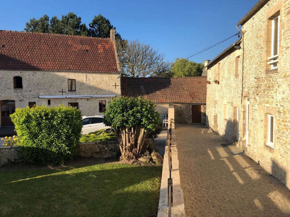 Gîte à 1,5 km des plages du débarquement Tracy-sur-Mer Esterno foto